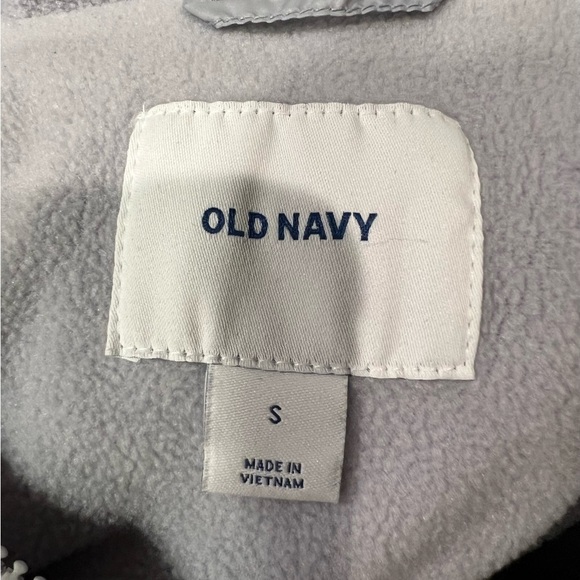 Old Navy gray puffer vest size small - Picture 5 of 6